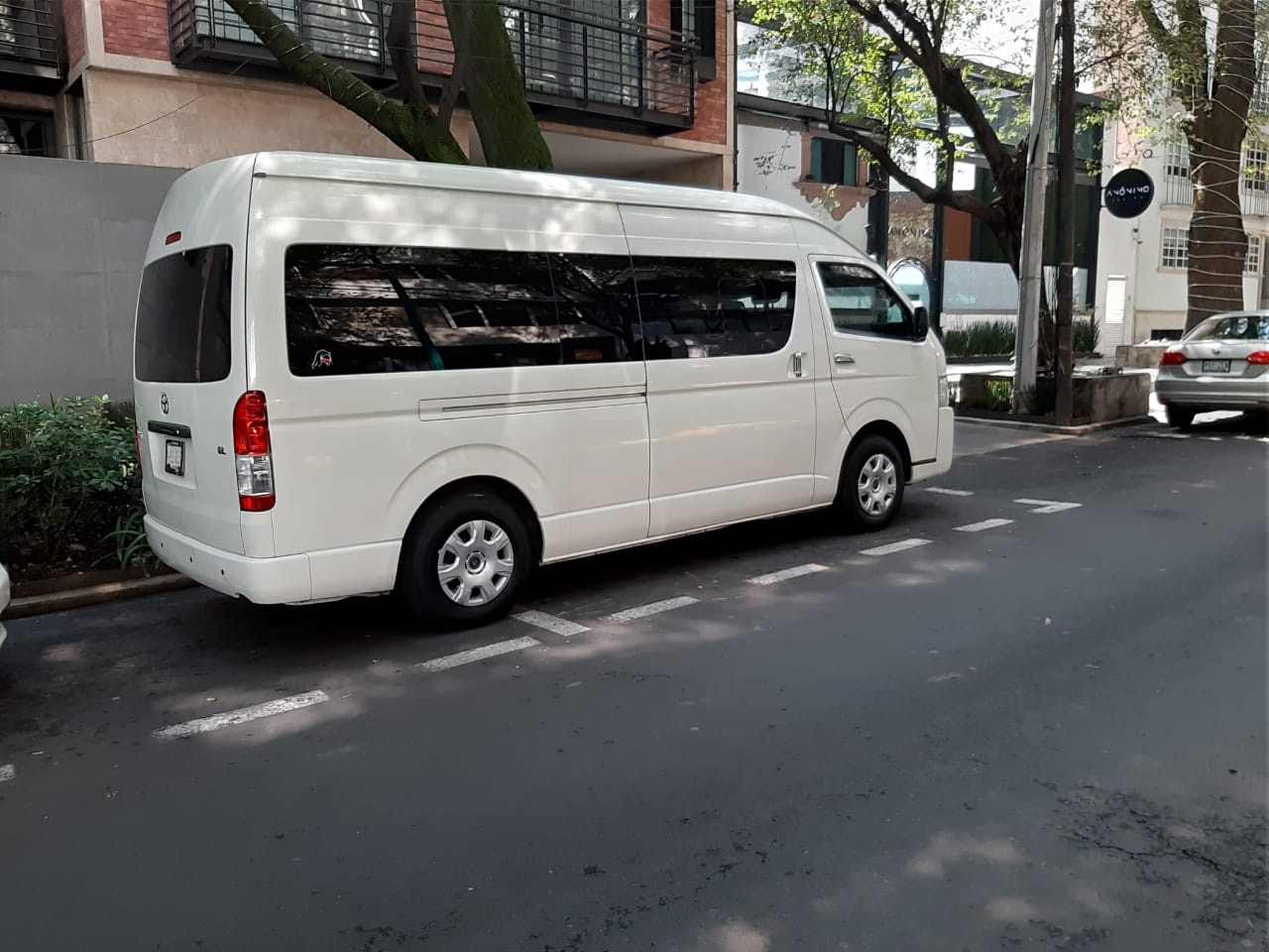 Camioneta blanca exterior